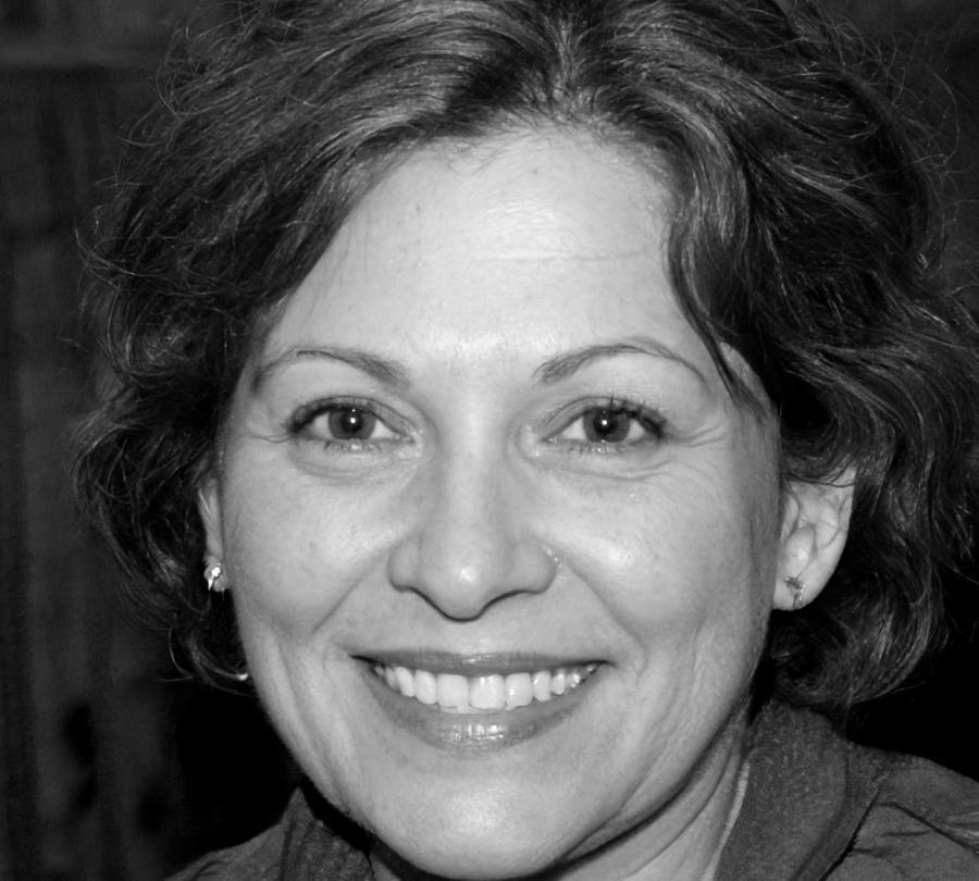 Porträt einer erfahrenen Finanzanalystin und Dozentin